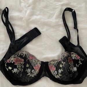 36C Victoria secrets bra